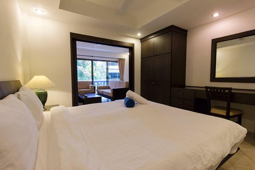 The Club Apartemen *